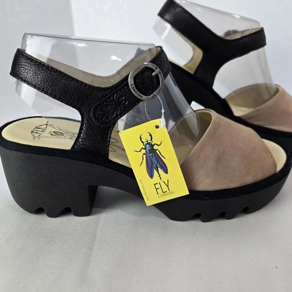 NWT Fly London Size 9 Platform Sandals Black Leather Sole Buckle Strap #1111
